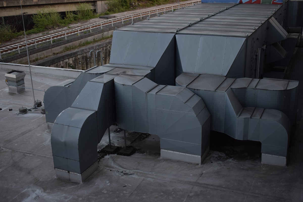 Large industrial rooftop ductwork installation