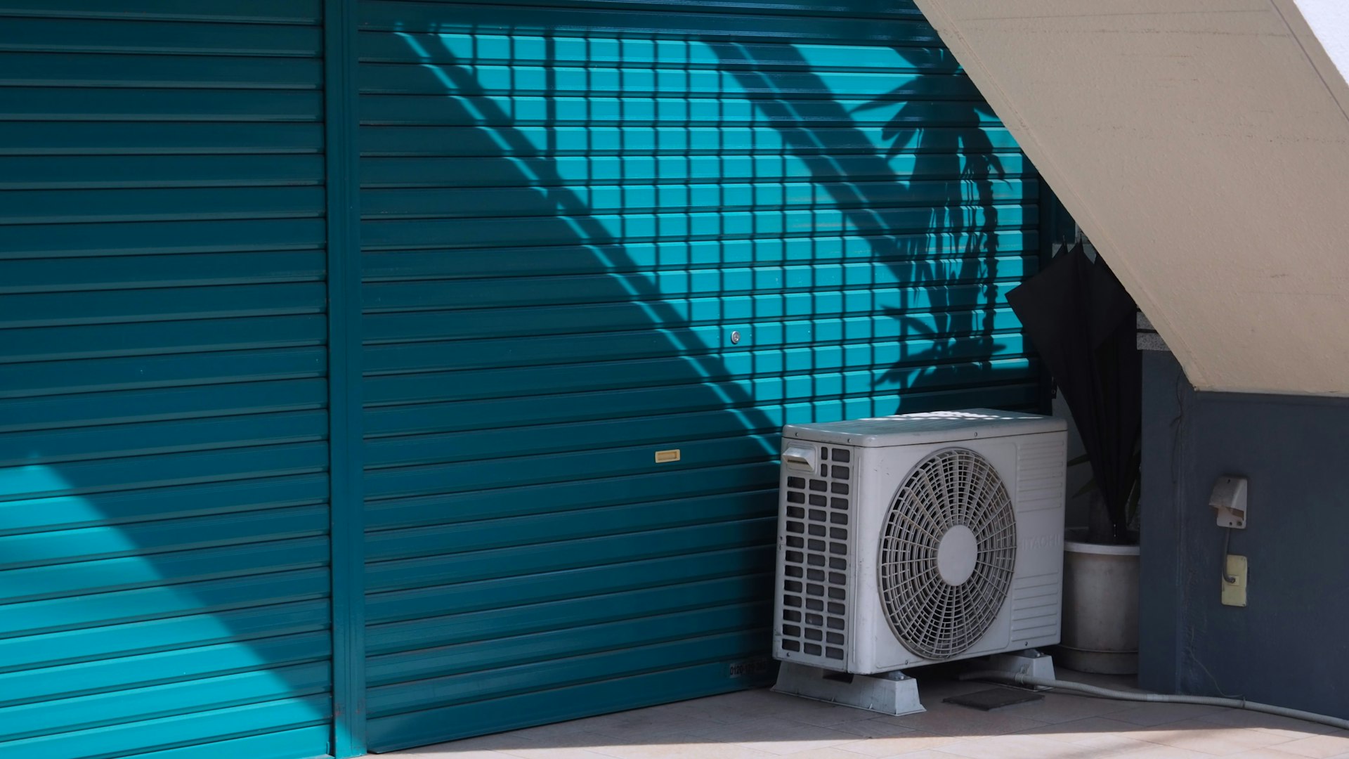 Outdoor split system air conditioner unit